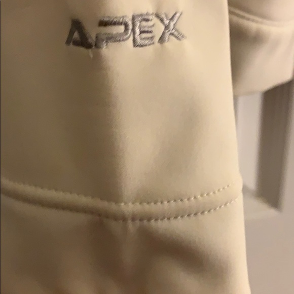 The North Face lightweight zip front jacket. - Picture 5 of 5